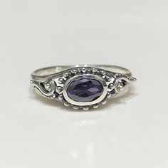 Sterling Silver Amethyst Filigree Ring...Marked 925...Total of weights 1.8gramsMeasure of face 7MMMM...It's in very good condition. Silver Alexandrite Engagement Ring, Amethyst Wedding Ring, Marauders Dr, Amethyst Wedding Rings, Vintage Silver Ring, Pretty Engagement Rings, Amethyst Ring Engagement, Purple Rings, Vintage Silver Rings