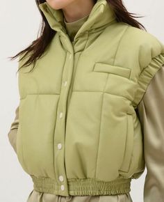 Look 80s, Leather Puffer, Wardrobe Tips, Outfits Chic, Nice Style, 가을 패션, Chic Fashion, Mode Inspiration, Puffer Vest