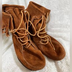 Minnetonka Shoes Womens 9 Brown Classic Fringe Suede Ankle Boots Moccasin Casual Size 9 Color Brown Suede Like New Never Worn Moccasins Boots, Fringe Moccasin Boots, Moccasin Ankle Boots, Moccasins Women, Waterproof Leather Boots, Side Zip Boots, Suede Moccasins, Moccasin Boots, Fringe Boots