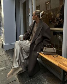 Ugg Tasman Skirt Outfit, Taupe Coat Outfit, Beige Winter Outfit, Beige Coat Outfit, Beige Sweater Outfit, Hairstyles Classy, Taupe Outfit, Bow Hairstyles