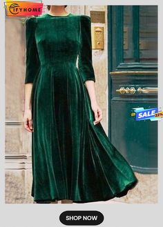 Army Green Vintage Velvet Knitting Dress Vintage Velvet Dress, Mode Tips, Walking Down The Street, Green Velvet Dress, Evening Dresses With Sleeves, Evening Dresses Short, Maxi Robes, Midi Sheath Dress, Winter Trends