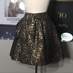 Nwot Pattern Zara Skirt Can Tie Straps To Back Or Front Side Zipper Is On Side Metallic Colors Zara Skirt, Zara Gold, Zara Skirts, Metallic Colors, Skirts For Sale, Purple Gold, Side Zipper, Womens Skirt, Zara