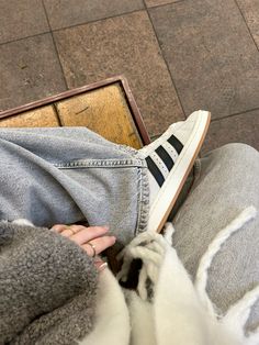 Adidas campus 00’S beige Black Adidas Campus, Ootd Campus, Black Campus, Adidas Campus 00, Campus Outfit, Adidas Campus 00s, Look Adidas, Retro Looks