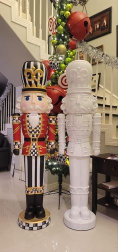 DIY Tall Nutcracker Before/After Painting. White blank Nutcracker DIY craft. Repainting Nutcracker idea. Walmart nutcracker. Repainting christmas decor. Large Nutcracker. Front door decor. Outdoor Christmas Christmas Decora, Nutcracker Decor, Wreath Candy, Candyland Birthday, Candy Land Christmas Decorations, Christmas Float, Candy Land Christmas Tree, Christmas Float Ideas