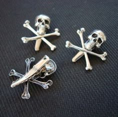 Handmade Metal Jewelry, Pins For Clothes, Alt Jewelry, Small Skull, Dope Jewelry, Skull Jewelry, Metal Accessories, Metal Pins