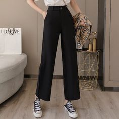 💗. #pants Streetwear Fashion Korean, Korea Summer, Joker Black, Wide Leg Linen Trousers, Sweatpants Women, Clothes Pants, Pants Streetwear, Streetwear Mode, Fall Pants