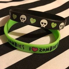 Emo Rubber Bracelets, Scene Emo Accessories, Scene Emo Clothes, Scenemo Outfits, Zombie Scene, Scene Kid Aesthetic, I Love Zombies, Scene Emo Fashion, Hellboy Tattoo