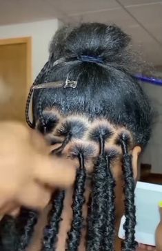 How To Braid Butterfly Locs, How To Do Butterfly Locs, Butterfly Locks Hairstyle, Butterfly Locs Styles, Butterfly Locs Tutorial, How To Do Butterfly, Butterfly Locs Hairstyle, Braiding Tutorials, Butterfly Locks