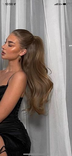 Wedding Hairstyle 2023 Trends, Slick Hairstyles Elegant, Long Hair Classy Style, Slik Hairstyle With Wavy, Half Up Slick Ponytail, Half Up Half Down Ponytail Formal, Bridesmaid Hairstyles Half Up Half Down Sleek, Hair Trends 2023 Straight, Half Up Classy Hairstyles