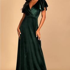 Beautiful Formal Dress, Size Xs. Purchased For An Event, Hemmed For 5’6” With Low Heals, Ultimately Never Worn As Event Plans Changed. Perfect For A Winter Wedding, Holiday Event, Or Bridesmaids Dress. Short Sleeve Bridesmaid Dress, Bright Shoes, Emerald Green Velvet, Green Velvet Dress, Floor Length Prom Dresses, Velvet Maxi Dress, Neck Deep, Velvet Maxi, Green Bridesmaid