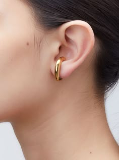 Hernan Herdez, Men's Piercings, Gold Earrings Designs, Minimal Jewelry, Trendy Earrings, Pierced Earrings, Pretty Jewellery