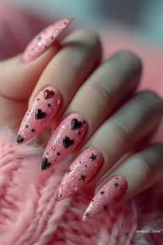 Really Cute Nails, Sparkle Nails, Trendy Nail Art, Nail Art Ideas, Funky Nails, Valentine's Day Nails, Valentines Nails, Gold Nails