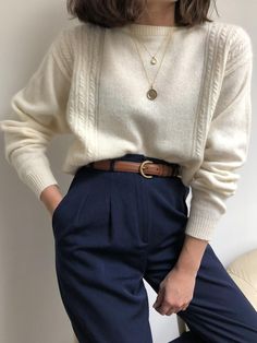 Autumn Outfits Petite, Soft Summer Fall Outfits, Soft Gamine Style, Soft Gamine Outfits, Spitfire Chic, Soft Autumn Outfits, Soft Classic Kibbe, Style Roots, Petite Knit