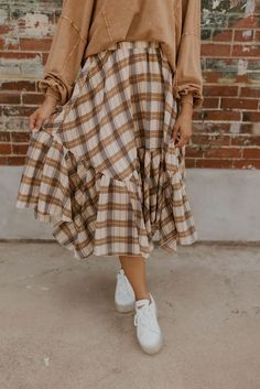 Womens Modest Fall Outfits, Earthy Romantic Style, Fall 2024 Fashion Trends Midsize, Apostolic Plus Size Fashion, Cute Fall Outfits For Teachers, 90s Fall Fashion Street Style, Boho Fall Family Photos Outfits, Last Day Of Work Outfit, Fall Midi Dresses