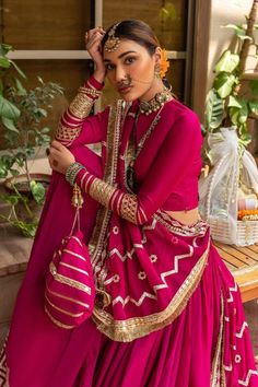 Heavy Dupatta With Lehenga, Heavy Border Lehenga, Darbari Choli, Flowy Lehenga, Gopi Dress, Chiffon Lehenga, Chaniya Choli Designs, Haldi Dress, Beautiful Lehenga