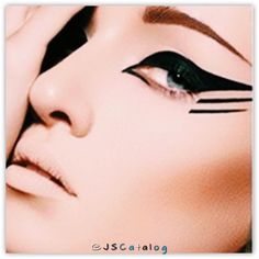 New Black Eyeliner Automatic Pencil Eye Makeup Easy Winged Eyeliner, Eyeshadow For Green Eyes, Eyeliner Designs, Winged Eyeliner Tutorial, Beauty Tips In Urdu, Eyeliner For Beginners, Simple Eyeliner, Perfect Eyeliner, Cat Eye Makeup