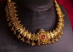 Neck Pieces Jewelry, New Gold Jewellery Designs, Bridal Jewelry Vintage, Antique Jewellery Designs, Gold Mangalsutra Designs, Gold Jewelry Simple Necklace, Beautiful Gold Necklaces, Gold Necklace Indian Bridal Jewelry, Antique Bridal Jewelry