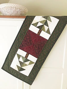 Christmas Mountain Table Runner Pattern - A Quick & Easy Quilting Pattern in 3 Sizes! Enjoy making this beautiful Christmas table runner featuring evergreen trees and mountains that are framed by a beautiful border and contrasting binding. Mountain Quilt Pattern, Table Runner Patterns, Pinwheel Quilt Pattern, Christmas Table Runner Pattern, Quilted Table Runners Christmas, Fall Quilt Patterns, Table Runner Christmas, Log Cabin Quilt Pattern, Primitive Quilts