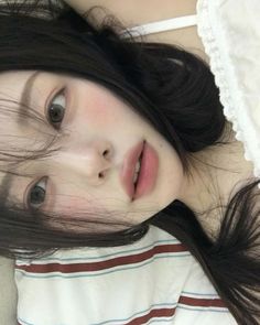 Black Hair Korean, Bambi Beauty, Soft Makeup Looks, Natural Glowy Makeup, Asian Eye Makeup, Soft Makeup, Makeup Looks Tutorial, Foto Ideas Instagram, Asian Makeup