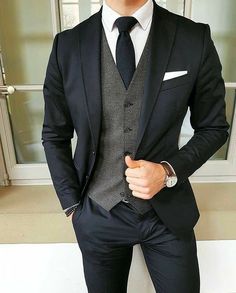 Navy Suit Wedding, Modern Men, Wedding Suits Groom, Men Classic, Fashion Suits For Men, Men’s Suits, Groom Suit, Fitted Suit, Wedding Suits Men