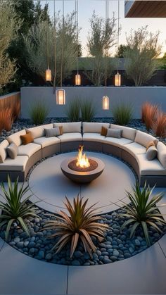 Gardens With Fire Pits, Contemporary Patio Ideas, Front Yard Landscaping With Fountain, Modern Firepits Backyard Ideas, Outside Fireplace Ideas, Backyard Courtyard Ideas, Fire Pit Modern, Outdoor Fire Pit Ideas, Ideas Terraza