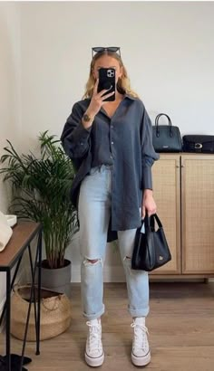 Outfits For Casual Day, Casual Outfits Back To School, Outfit Ideas For September, Basic College Outfits Winter, Comfy Fall College Outfits, Campus Fall Outfits, Spring Outfit Inspo 2023 Casual, Everyday Basics Outfit, Fall 2023 Outfits College