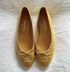 Carrie Bradshaw Shoes, Yellow Aura, Woman Entrepreneur, Yellow Flats, Chanel Flats, Wealthy Women, Dr Shoes, Being A Woman, Jane Birkin