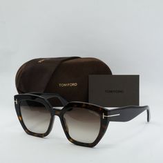 Reposhing These Gorgeous Brand New Tom Ford Sunglasses! Never Worn! They Were Just Too Big For Me! Stylish Sunglasses Women, Tom Ford Aviator Sunglasses, Tom Ford Beatrix Sunglasses, Tom Ford Womens Sunglasses, Tom Ford Perfume, Tom Ford Sunglasses Man, Tom Ford Sunglasses 2022, Mask Style, Ford Accessories