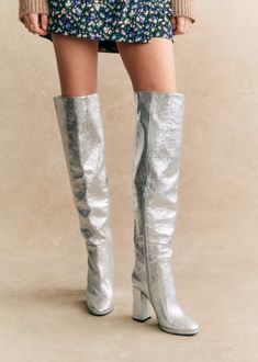 Silver Knee High Boots, Atelier Interior, Fall Footwear, Online Stylist, Silver Boots, Metallic Boots, Technology Fashion, Celebrity Lifestyle, Metallic Heels