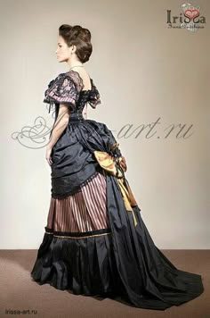 19th Century Gown, Era Victoria, Mode Steampunk, Steampunk Victorian, Old Dresses