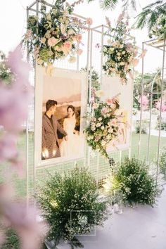 Trang trí tiệc cưới ngoài trời: Phi Điệp Wedding // Dịch vụ cưới hỏi trọn gói cao cấp Phi Điệp Wedding có chi nhánh tại cả TP.Hà Nội và TP.Hồ Chí Minh chuyên thực hiện lễ gia tiên, lễ ăn hỏi , lễ cưới tại tư gia, sắp lễ mâm quả cưới hỏi trọn gói và trang trí tiệc cưới cao cấp theo concept riêng tại nhà hàng khách sạn. // Contact us: Hotlines: 0906.004.505 – 0983.037.083 Chinese Wedding Decor, Sunflower Wedding Decorations, Gallery Interior, Photo Table, Event Organizer, Backdrop Wedding, Outdoor Wedding Photos