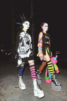 Punk Rave Outfits, Neon Punk Fashion, Punk Aesthetic Outfit, Clowncore Fashion, Punk Poses, Halloween Rave Outfits, Neon Goth, Goth Baddie, Neon Rave