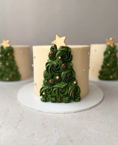 there is a cake decorated like a christmas tree