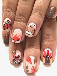 thanksgiving nails: turkey and pie Thank Giving Nails Design, Easy Thanksgiving Nail Art, Thanksgiving Nails 2023, Thanksgiving Nails Turkey, Thanksgiving Nail Designs Fall Simple, Cute Thanksgiving Nail Designs, Turkey Nails Designs, Thanksgiving Turkey Nails, Thanksgiving Nail Designs Fall