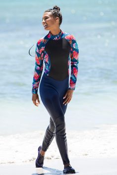 The Printed Full Wetsuit is perfect for recreational swimming, surfing and more. It's designed in neoprene fabric for full flexibility, whilst the flat seams and close fit provide extra comfort - ideal for your next water sport adventure. (Ref: 035546) Surf Swimsuit, Holiday Outfits Women, Neoprene Fabric, Mountain Warehouse, Petite Coat, Water Sport, Cold Weather Outfits, Petite Tops, Womens Fleece