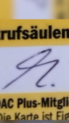 a yellow and white sign with the words truffsaulemt on it