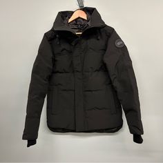 Size S Brand New Never Used With Tag 100% Authentic Canada Goose Macmillan, Canada Goose Black Label, Noir Color, Black Label, Canada Goose, Canada Goose Jackets, Black Noir, Parka, Mens Jackets