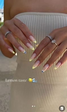 Capture the essence of sunny days with our radiant summer yellow nails! Flash a smile on your hands with a color that's as warm and inviting as a sunny afternoon. Paznokcie Hello Kitty, Lemon Nails, Kutek Disney, Summery Nails, Almond Nails Designs, Makijaż Smokey Eye, Sunny Afternoon