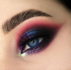 Blue Contact Lenses, Rock Makeup, Pink Eye Makeup, Magical Makeup, Ootd Winter