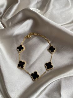 Necklace And Bracelets, Lucky Clover Necklace, Black Clover Bracelet, Clover Bracelet Gold, Black Bracelet Women, Black Clover Necklace, Bracelets Clover, Black Gold Bracelet, Black And Gold Jewelry