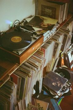 Olympus Trip 35 Photography, Old Records Aesthetic, Helena Aesthetic, Vinyls Aesthetic, Record Player Aesthetic, Records Aesthetic, Olympus Trip 35, Vinyl Aesthetic, Music Vinyl