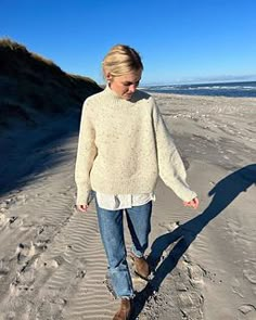 The Louvre Sweater is worked from the top down with raglan increases on the yoke. Short rows are worked after the neck rib edge to shape the neckline. Raglan Increases, Wander Outfit, Skirt Styling, Peer Gynt, Knitwear Outfit, The Louvre, Top Down, Sweater Pattern