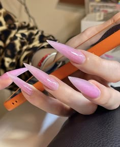 Pink Acrylic Nails Stiletto, Stiletto Pink Nails, Pink Nails Stiletto, Stiletto French Tip Nails, Trendy Nails Purple, Cute Stiletto Nails, Stiletto Nails Pink, Simple Stiletto Nails, Pink Stiletto Nails