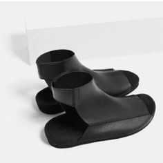 Size: 10 - New Cool Sandals, Mode Shoes, Mens Leather Sandals, Trending Sandals, Chic Shoes, Leather Slippers, Diy Shoes, Zara Shoes, Sandal Fashion