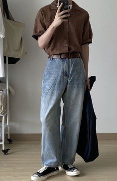 Baggy Jeans Outfits, Old Money Dress, Old Money Lifestyle, Baggy Jeans Outfit, Minimalist Fashion Men, Street Style Outfits Men, Mens Casual Dress Outfits, Jeans Outfits