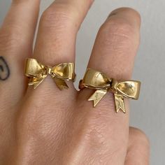 Gold Bow Jewelry, Coquette Ring, Bow Things, Luck Magic, Dope Jewelry Accessories, Ribbon Ring, Gold Finger Rings, Jewellery Rings, Bow Ring