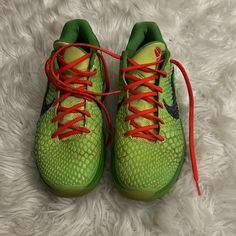 Used Kobe 6 Grinches Kobe Grinch, Kobe 6, Nike Green, Nba Players, Men's Nike, Grinch, Nike Men, Nike Shoes, Nba