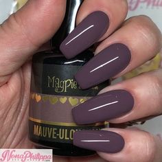 Mauve-ulous ﻿Mavis﻿ is a dark toned mauve with gray and purple undertones. Magpie Gel Polishes are formulated with the highest quality, adhere to the strict EU regulations and are fully manufactured in the UK. Magpie Gel Polish is 100% pure gel which offers more durability without any of issues that come from hybrid gel polishes. Magpie Gel Polish benefits include: does not dry or thin the natural nail excellent adhesion (no aggressive nail prep or filing needed) beautiful creamy texture appl Solid Nails, Mauve Nails, Boho Nails, Purple Nail Designs, Nail Prep, October Nails, Fancy Nails