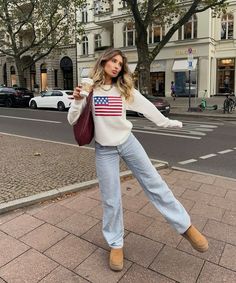 American Flag Sweater Outfit, Tall Ugg Boots Outfit, Fall Outfit Inspo Aesthetic, Ugg Boots Outfit Winter, Uggs Outfit Ideas, Effortless Fall Outfits, Ugg Outfits, American Sweater, Aw 2024