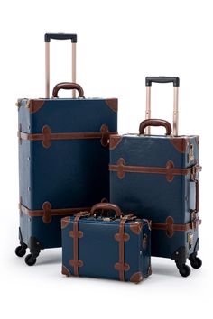 Like all our spinner suitcase, this luggage set boasts the modern amenities of an extendable trolley handle, pu leather straps, two rose gold combined locks and four silent-glide spinner wheels for elegant mobility. Luxury Travel Bag, Roaring 1920s, Luxury Luggage, Cute Luggage, Travel Bag Set, 3 Piece Luggage Set, Vintage Luggage, Bag Suitcase, Student Bag